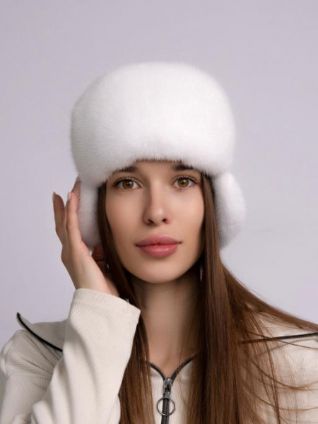 Шапка из меха норки на вязаной основе, белый