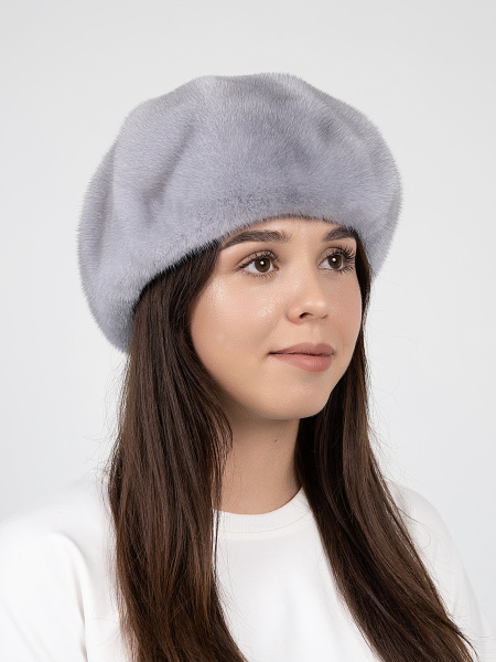 Берет из цельного меха норки, серо-голубой